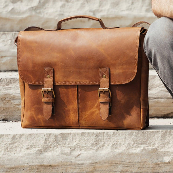 Coarse Leather Messenger - Saddle Brown