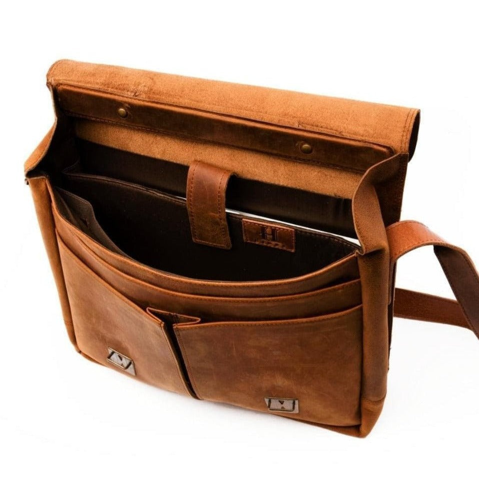 Coarse Leather Messenger - Saddle Brown