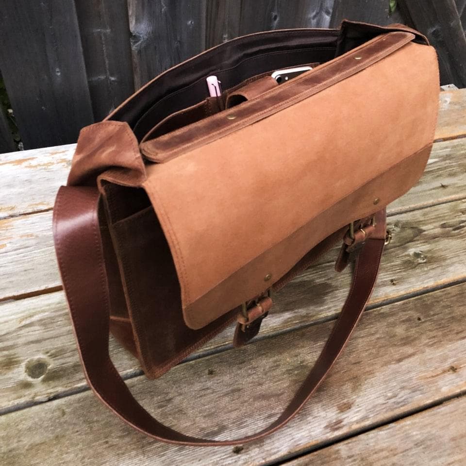 Coarse Leather Messenger - Saddle Brown